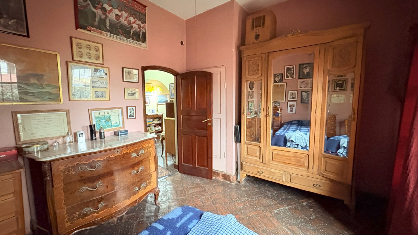 Casa en Gran Terreno con Pileta y Ampliacion a Terminar