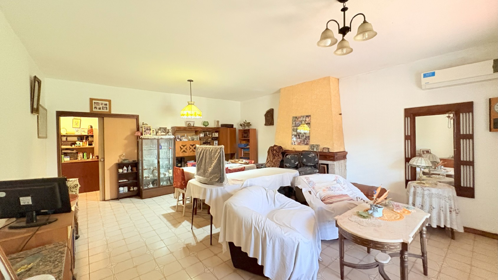 Casa 6 Ambientes con Quincho y Cochera Cubierta Para 2 Autos