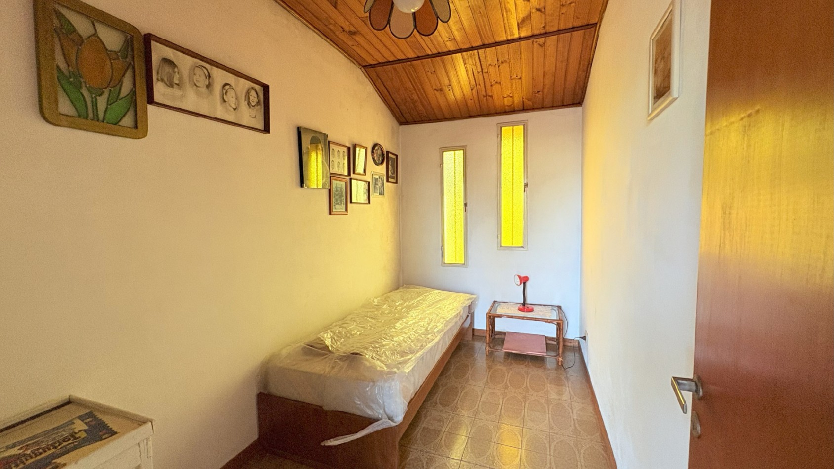 Casa 6 Ambientes con Quincho y Cochera Cubierta Para 2 Autos