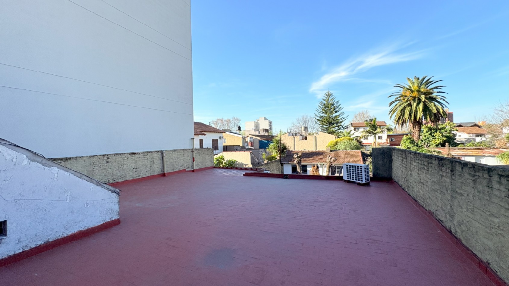Casa 6 Ambientes con Quincho y Cochera Cubierta Para 2 Autos