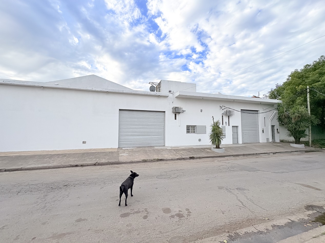 2 Galpones en Excelente Estado con Muy Buena Ubicacion en San Miguel