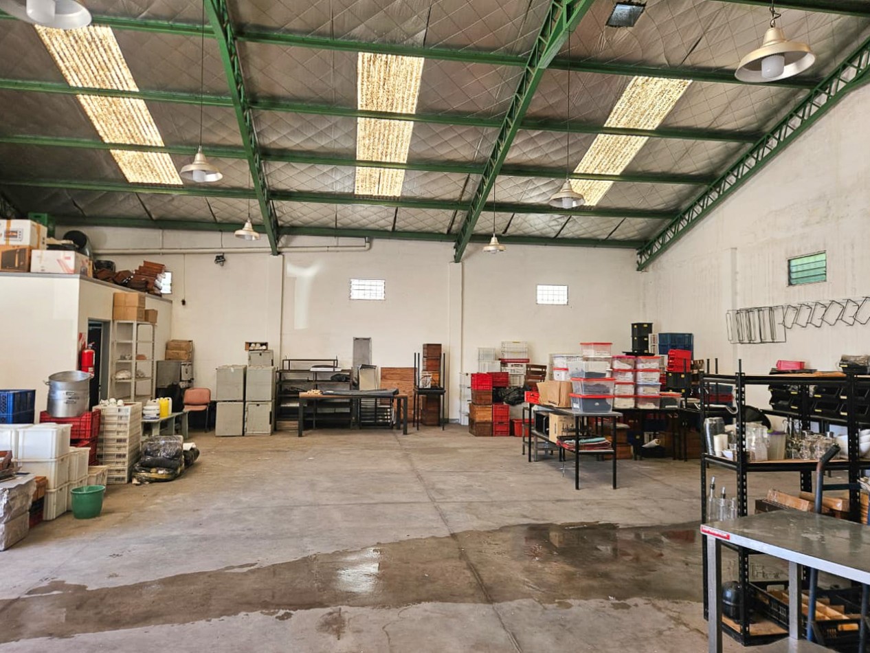 2 Galpones en Excelente Estado con Muy Buena Ubicacion en San Miguel