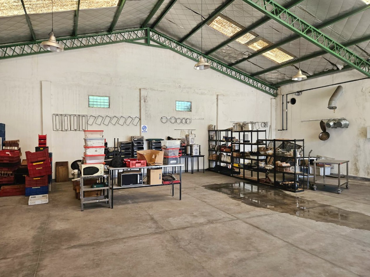 2 Galpones en Excelente Estado con Muy Buena Ubicacion en San Miguel