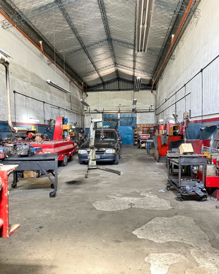 Galpon en San Miguel - Sobre Av Principal - Salida a Dos Calles