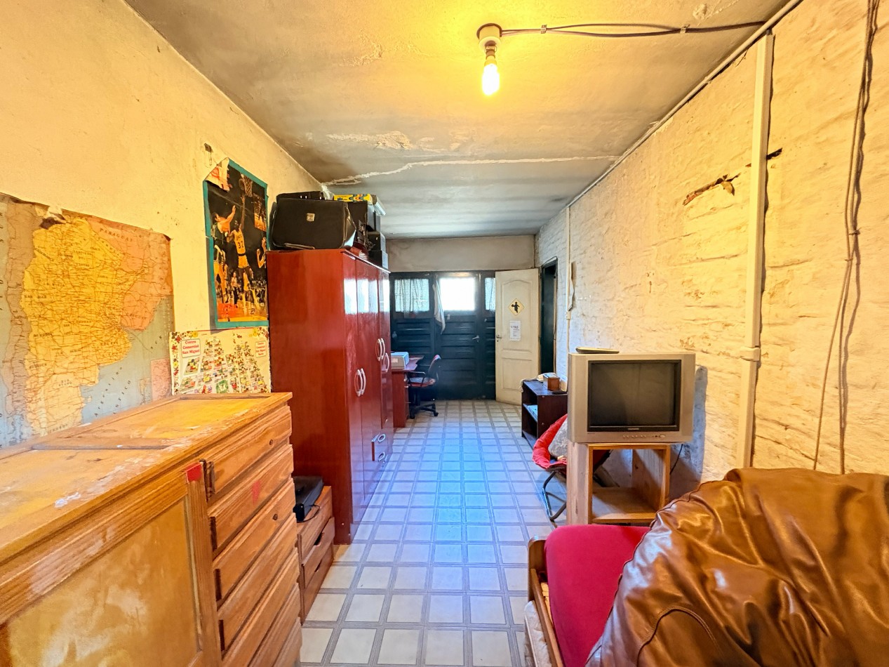 Casa 2 Ambientes con Patio y Cochera