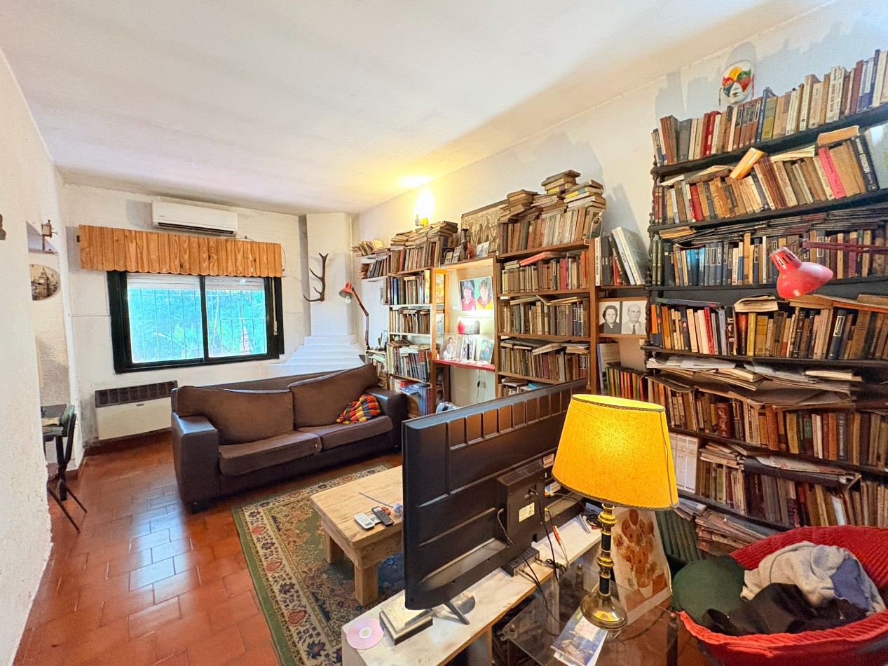 Casa 2 Ambientes con Patio y Cochera