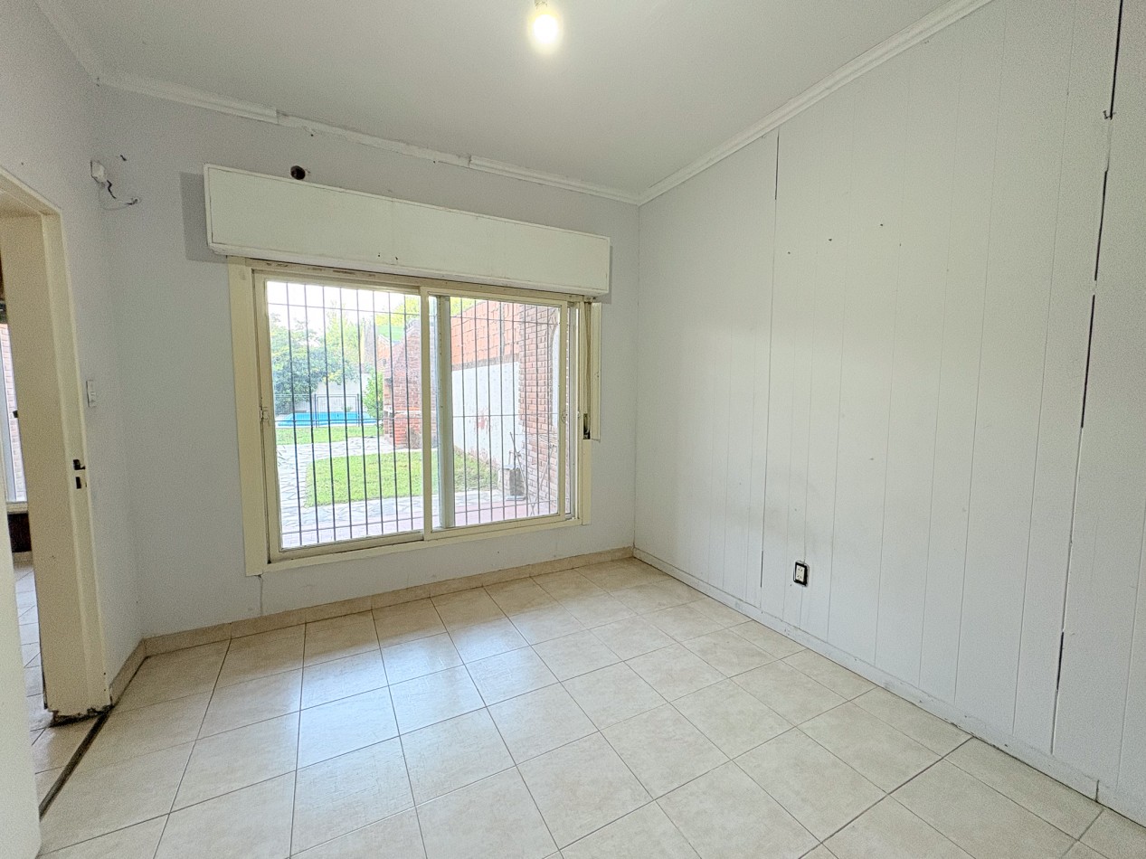 Casa con quincho y pileta en Venta en San Miguel