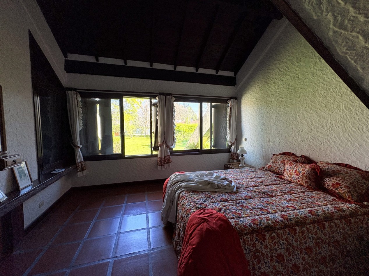 Casa Quinta de Categoria en Barrio Los Nogales - Malvinas Argentinas